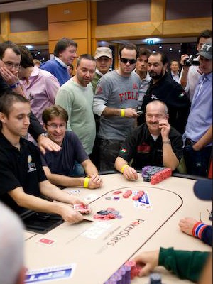 Poker Rail